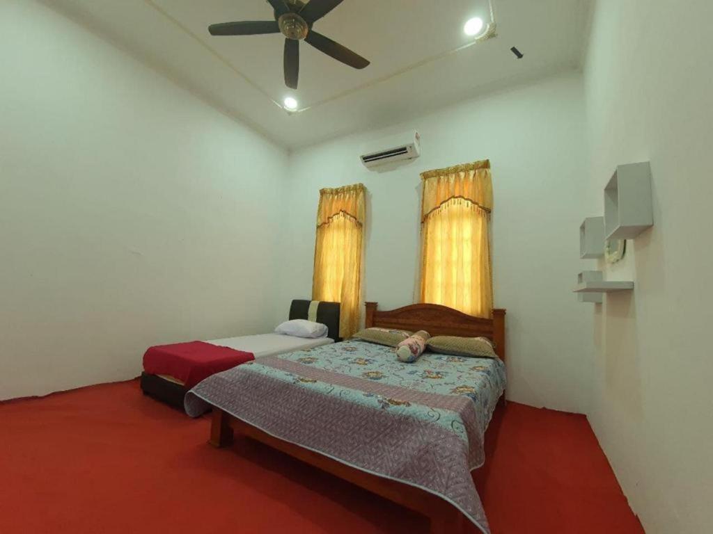 Oyo 90404 Hotel Z Dirgahayu 313 Pasir Mas Exteriör bild