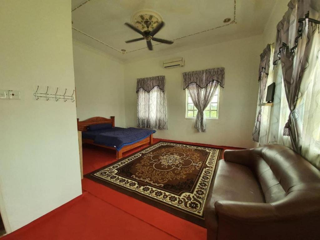 Oyo 90404 Hotel Z Dirgahayu 313 Pasir Mas Exteriör bild
