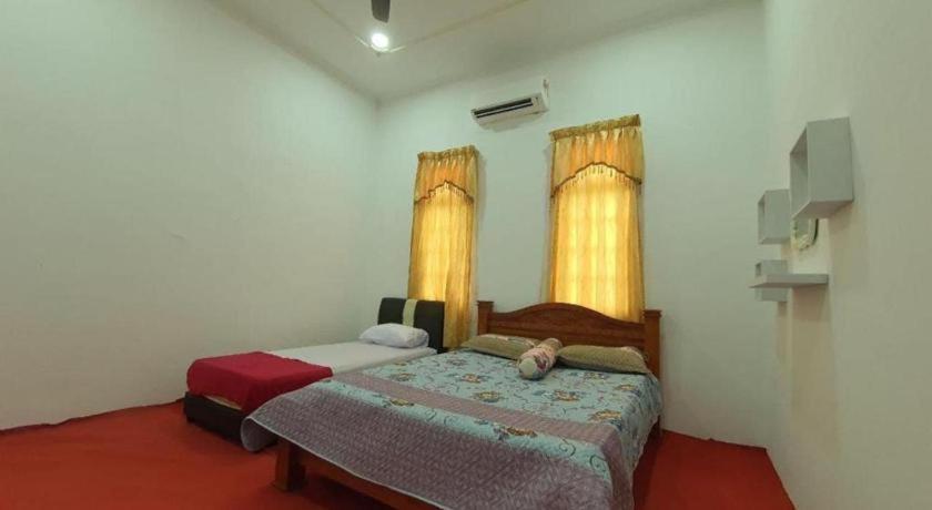 Oyo 90404 Hotel Z Dirgahayu 313 Pasir Mas Exteriör bild